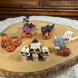 Set of 5 Mini Halloween Resin Figurines Skulls Witch Black Cat Ghost Pumpkins